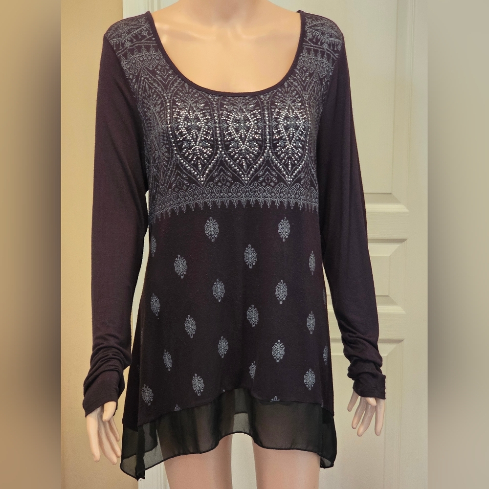 B.L.E.U. Moroccan Style Womans' Black and Silver Embellished Top L Long Sleeve